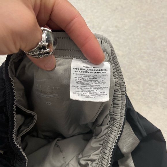 EUC Boy’s Size Medium Nike Dri-fit Flex Stride Drawstring Running Shorts Black - Picture 7 of 9